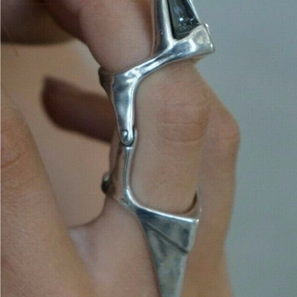 UNO de 50 Double Finger Ring - Picture 10 of 10